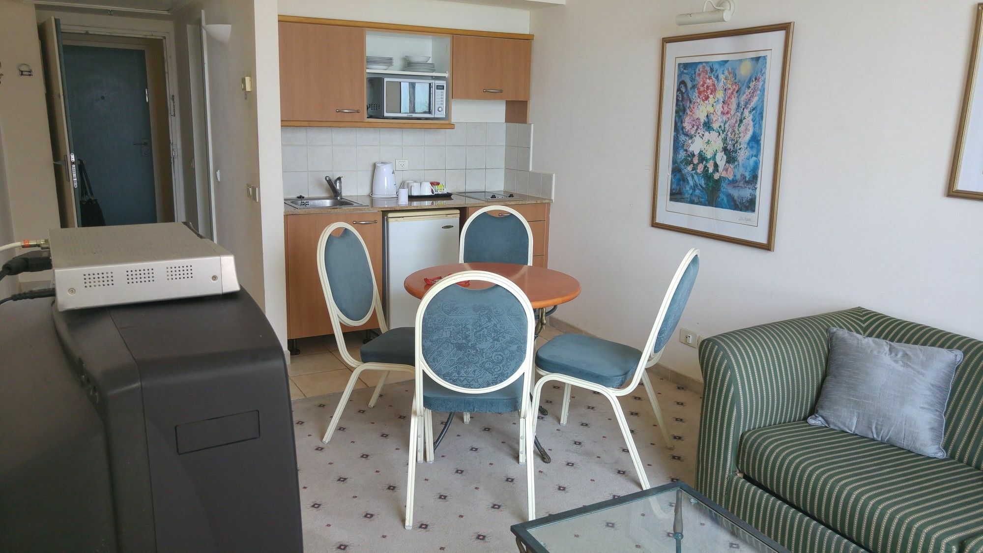 Marom Apartments Hof Hacarmel Haifa Esterno foto